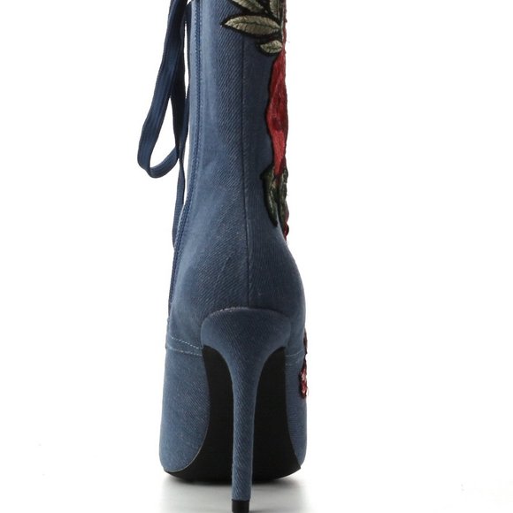 NIB Cape Robbin Embroidered Rose Denim Boots Sizes 6, 6.5, & 7.5 USA - Picture 11 of 12